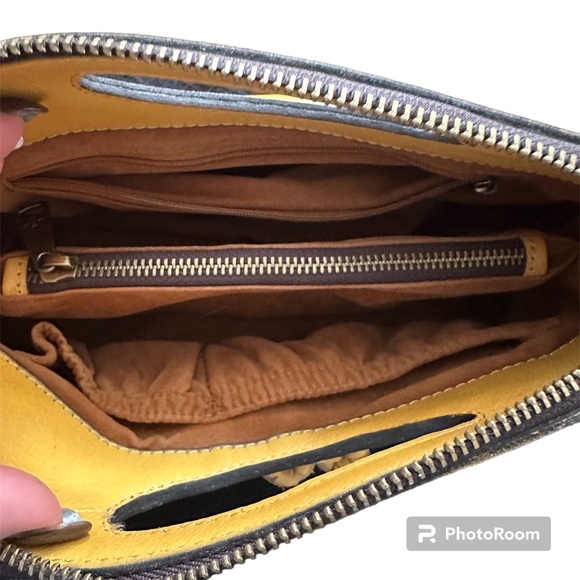 Mustard yellow Patricia Nash crossbody purse brand new - Picture 3 of 7